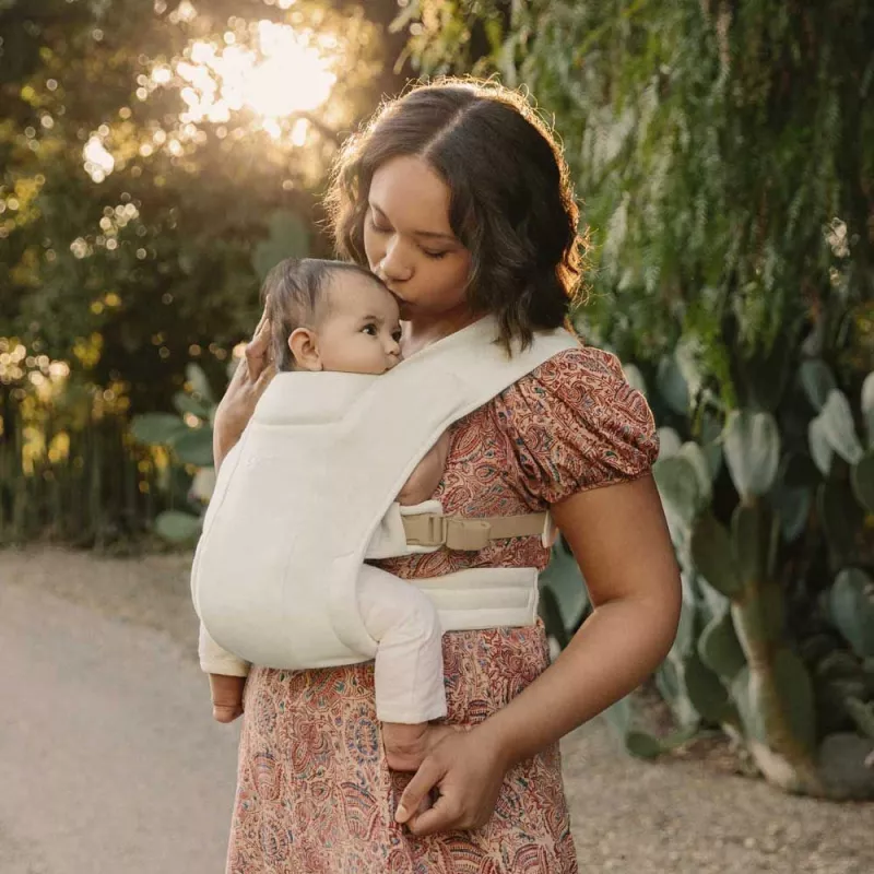 Ergobaby Embrace Mochila Portabebés Crema EBCEMACRM